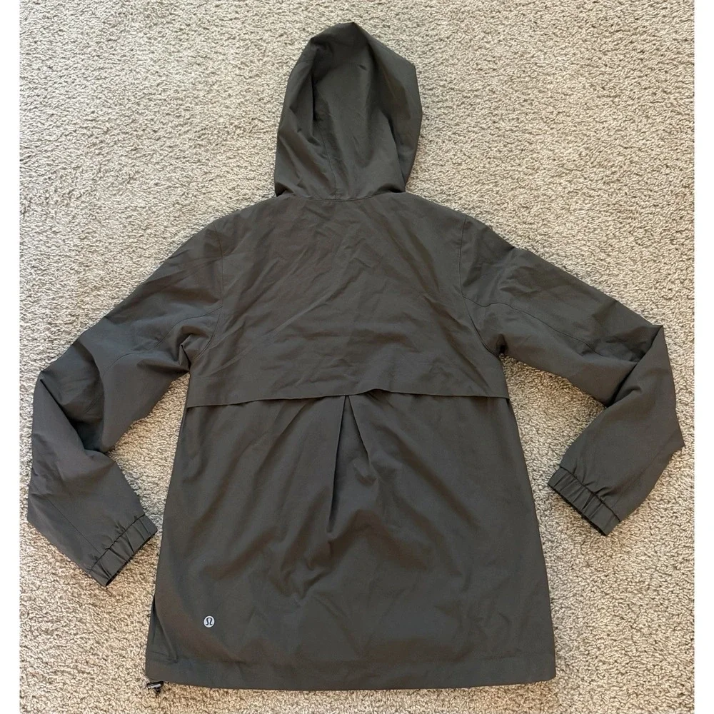 Lululemon Women's Rise and Shine Jacket III Dark Olive Sz 6 Water Wind Resistant